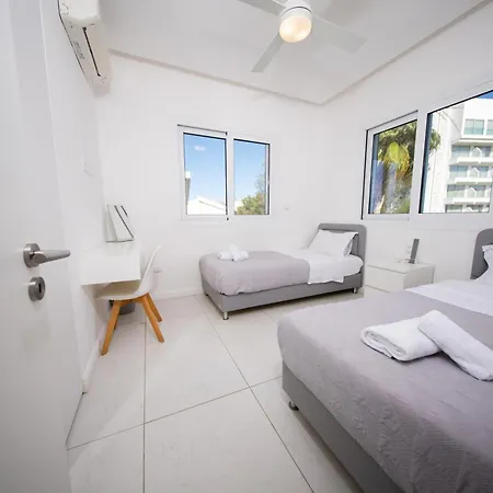 فيلة Sunset Family Villa, 1-min Walk To