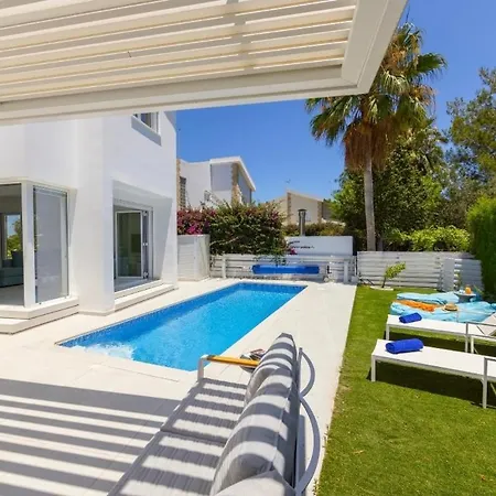 Sunset Family Villa, 1-min Walk To فيلة بروتاراس